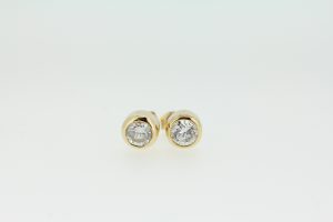 シンプルダイヤピアス