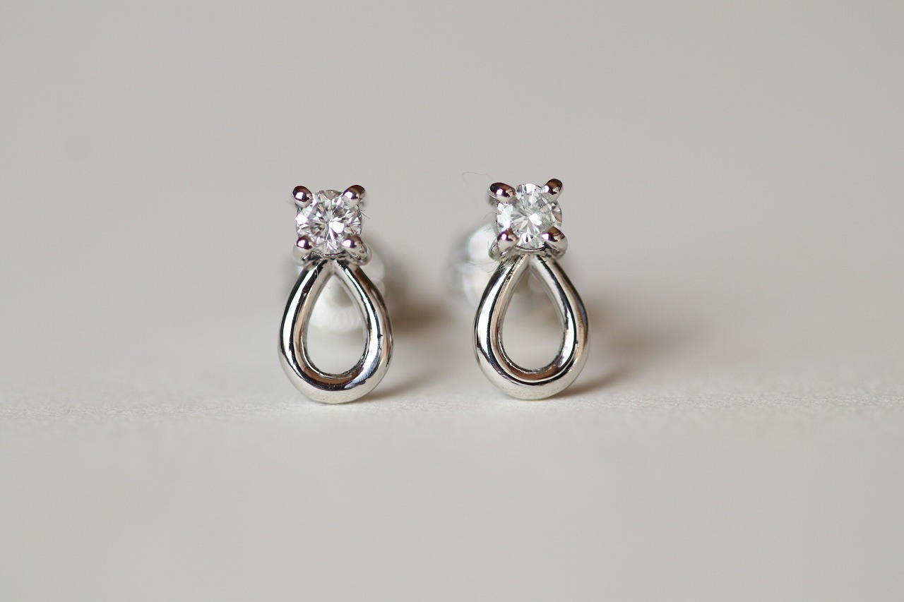 ダイヤリフォームピアス